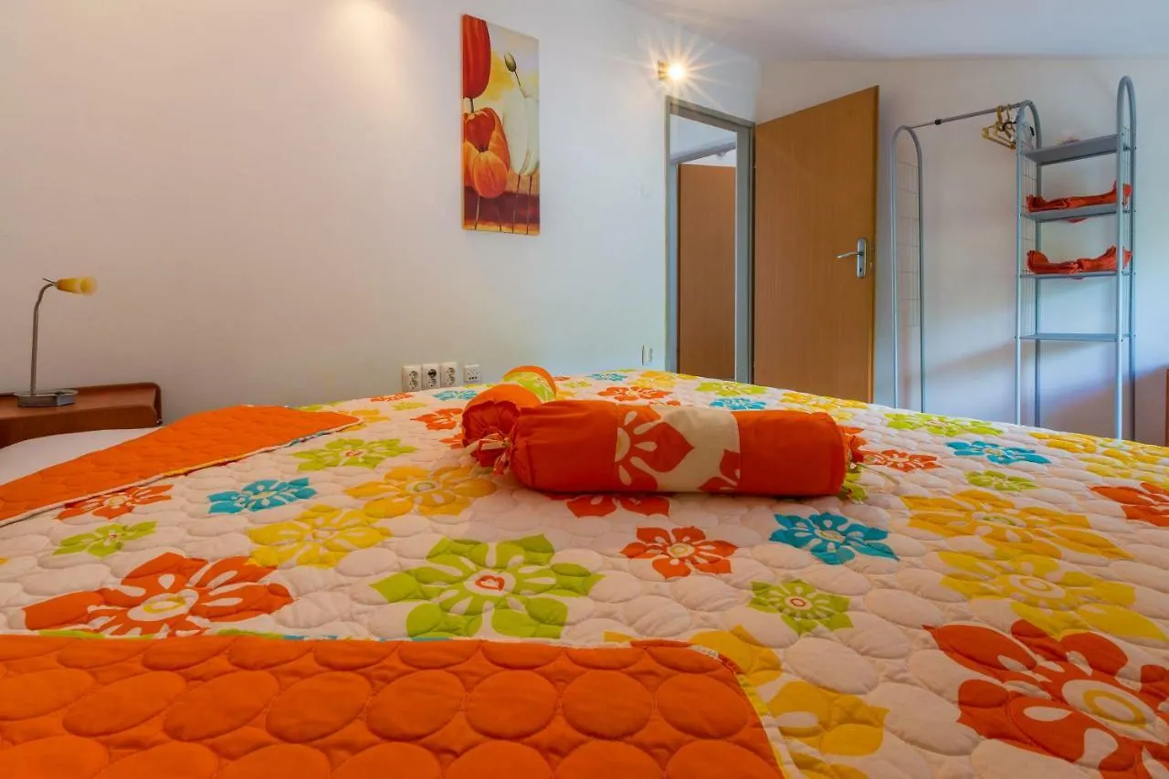 Apartments Ivano Dramalj