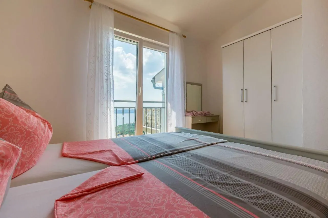 Apartments Ivano Dramalj