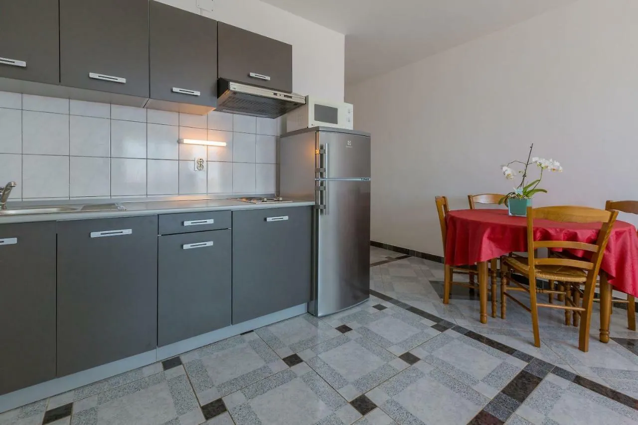 Apartments Ivano Dramalj 0*,  Croatia