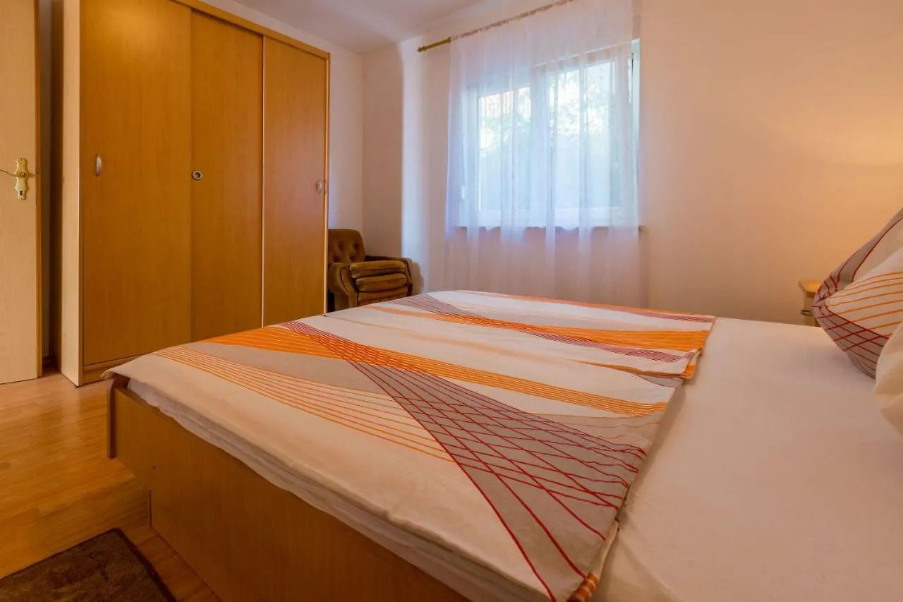 Apartments Ivano Dramalj