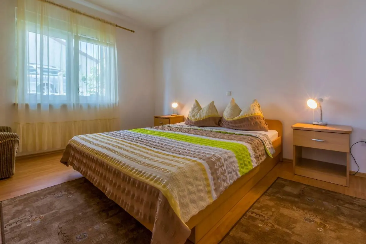 Apartments Ivano Dramalj