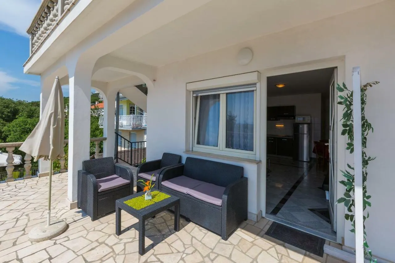 Apartments Ivano Dramalj