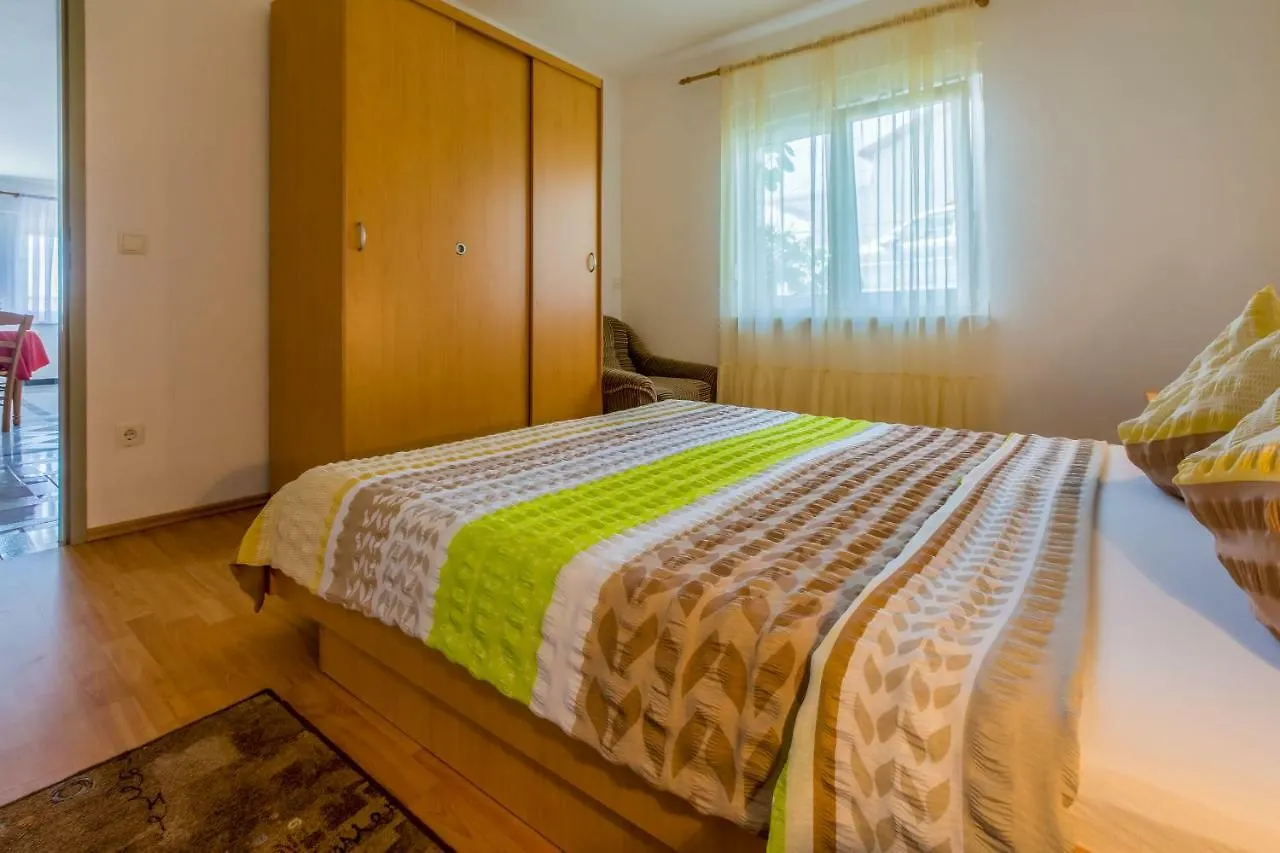 Apartments Ivano Dramalj