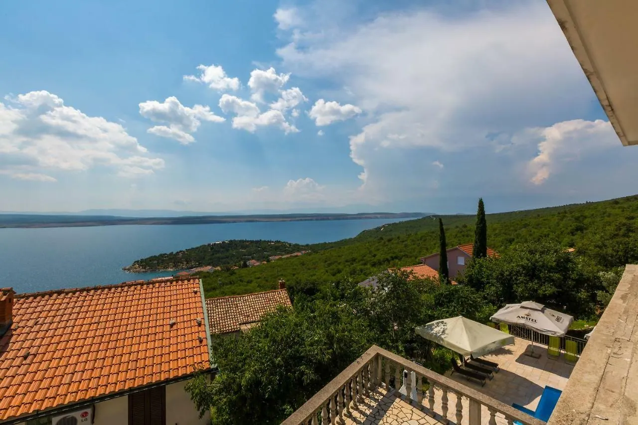 Apartments Ivano Dramalj