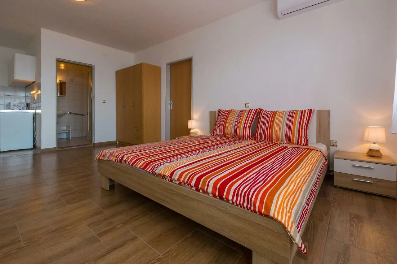 Apartments Ivano Dramalj