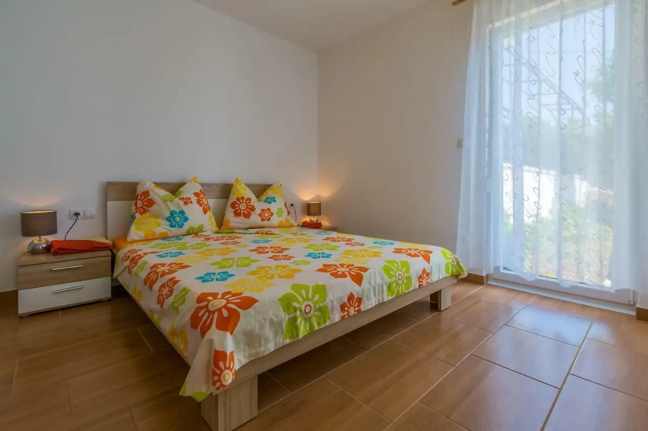 Apartments Ivano Dramalj