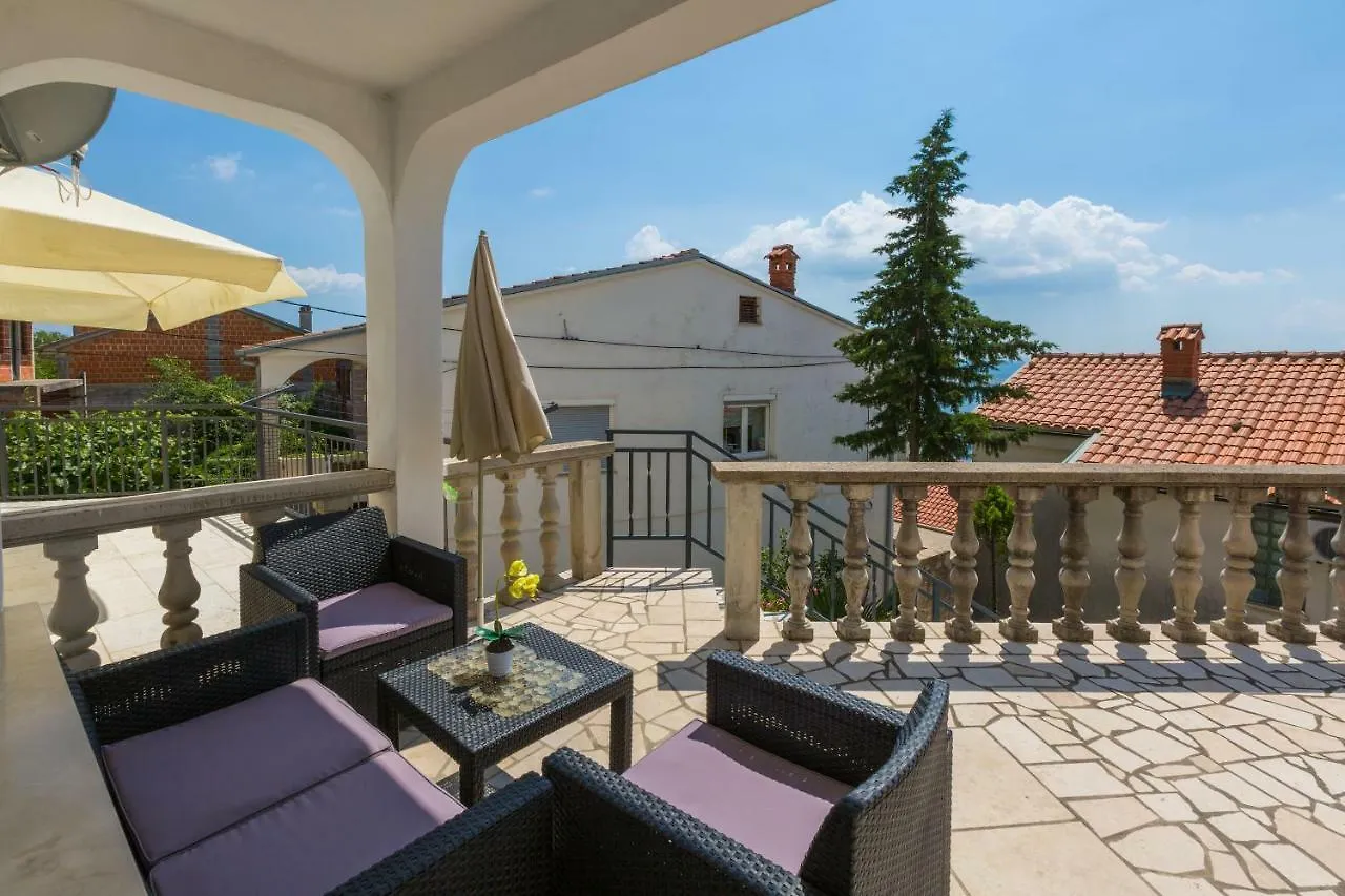 Apartments Ivano Dramalj