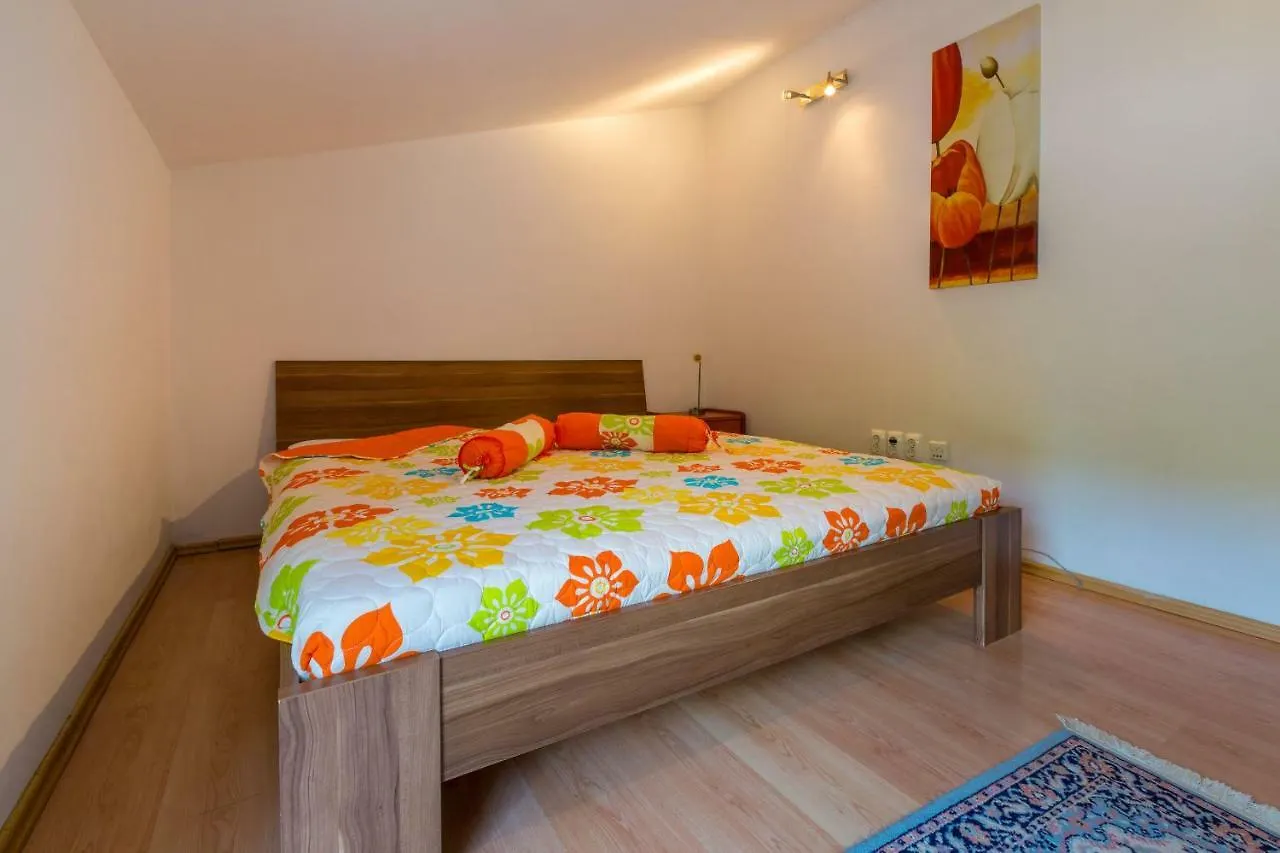 Apartments Ivano Dramalj