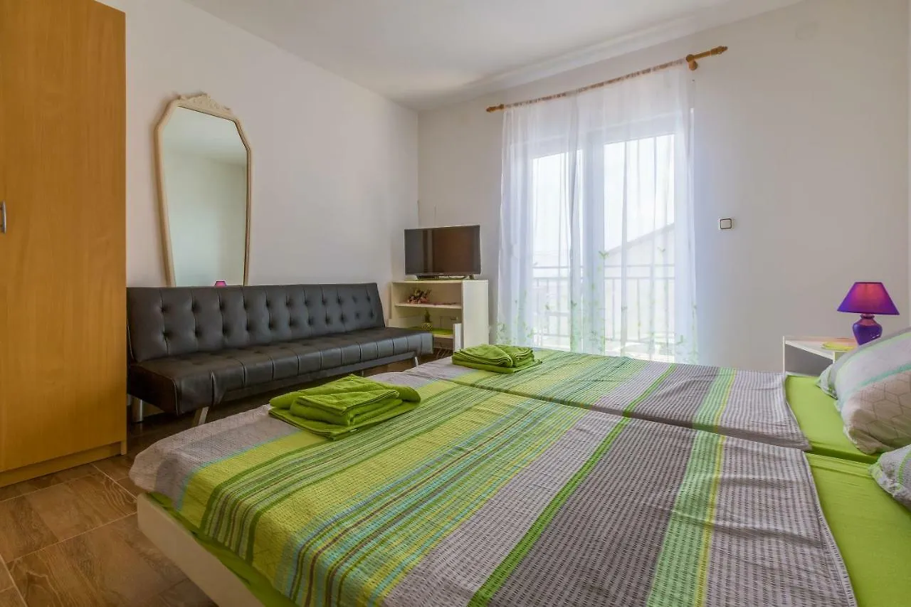 Apartments Ivano Dramalj 0*,  Croatia