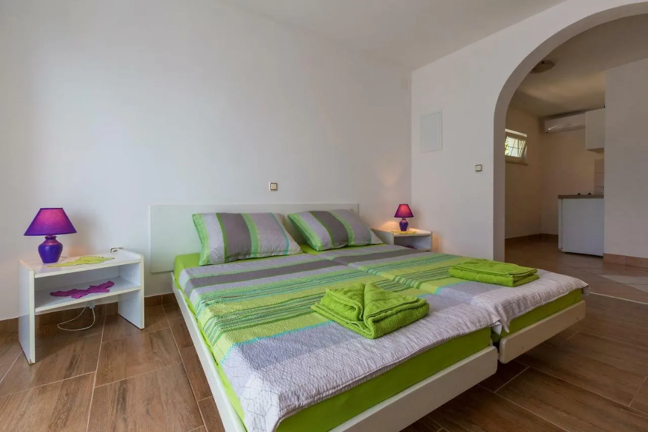 Apartments Ivano Dramalj