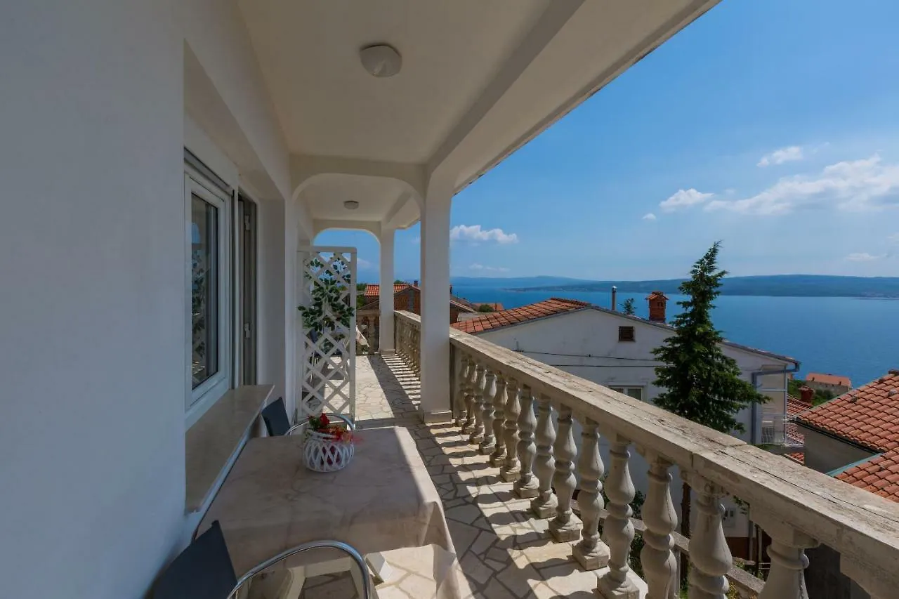 Apartments Ivano Dramalj