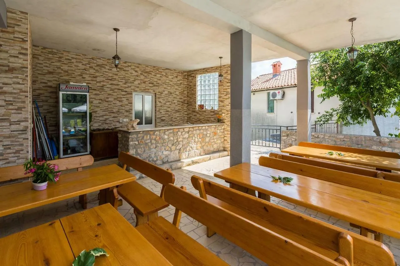 Apartments Ivano Dramalj 0*,