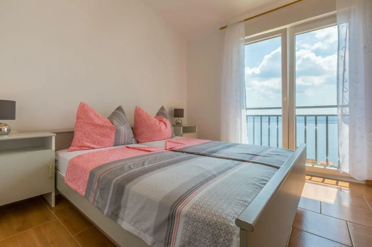 Apartments Ivano Dramalj 0*,