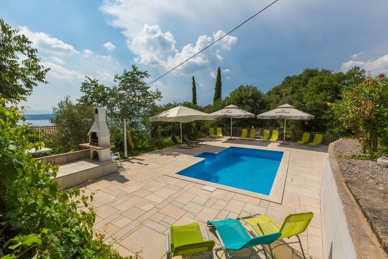 Apartments Ivano Dramalj