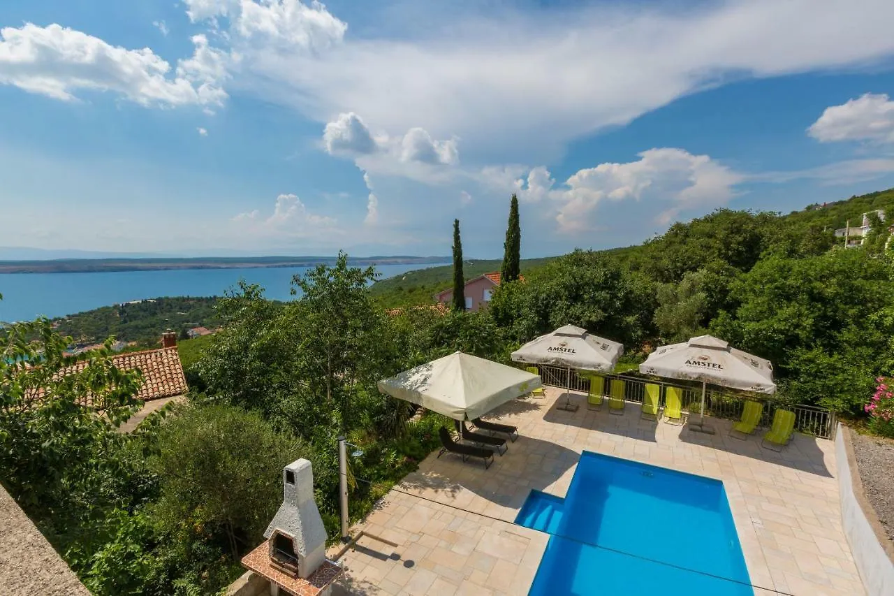 Apartments Ivano Dramalj 0*,  Croatia