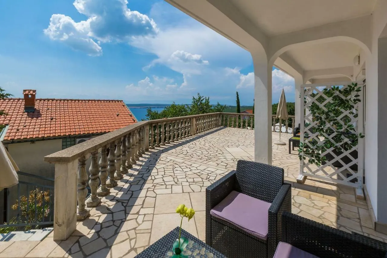 Apartments Ivano Dramalj 0*,