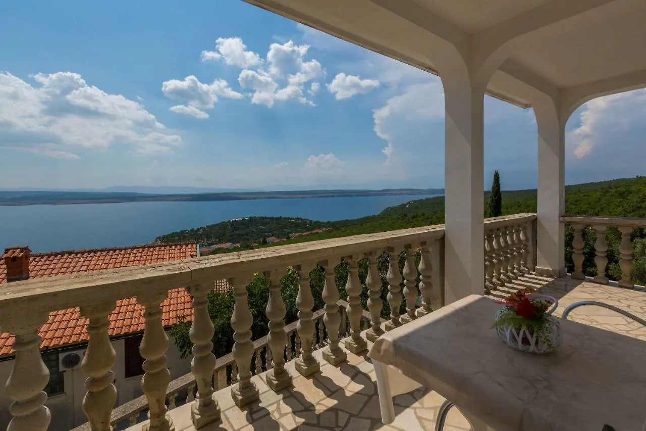 Apartments Ivano Dramalj