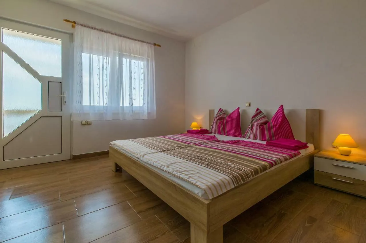 Apartments Ivano Dramalj 0*,  Croatia