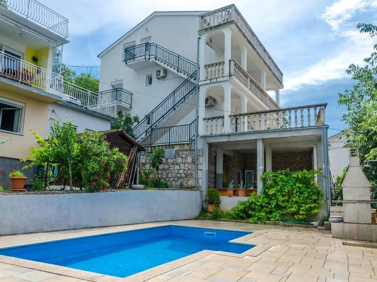 Apartments Ivano Dramalj