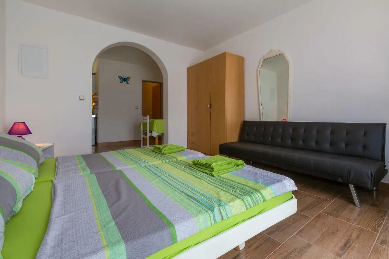 Apartments Ivano Dramalj